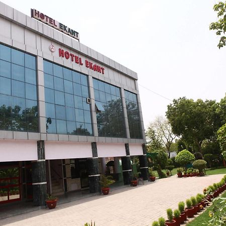 Hotel Ekant Фаридабад Екстериор снимка