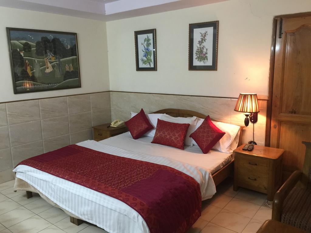 Hotel Ekant Фаридабад Стая снимка