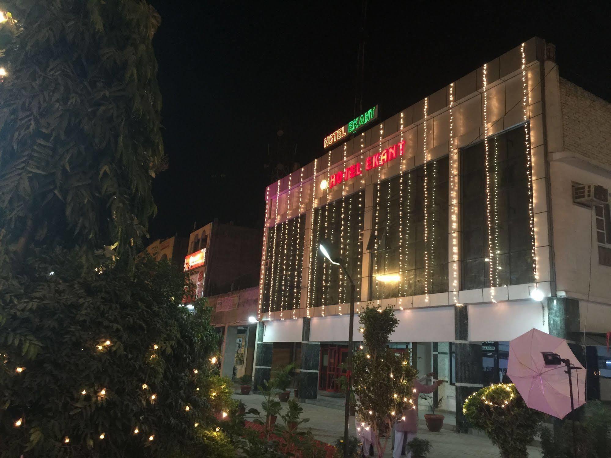 Hotel Ekant Фаридабад Екстериор снимка